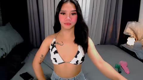 Snapshot of crytastal_lust1212 chatting on October 2025 08:15:02 AM bea takashi online show from October 2025 08:15:02 AM