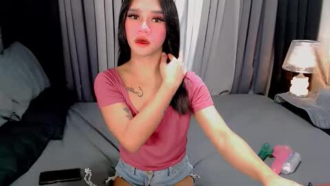 Snapshot of crytastal_lust1212 chatting on October 2025 09:17:01 AM bea takashi online show from October 2025 09:17:01 AM