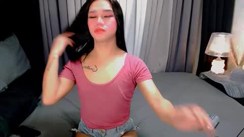 Snapshot of crytastal_lust1212 chatting on October 2025 08:51:01 AM bea takashi online show from October 2025 08:51:01 AM