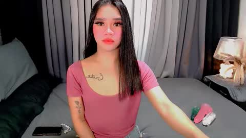 Snapshot of crytastal_lust1212 chatting on November 2025 09:18:02 AM bea takashi online show from November 2025 09:18:02 AM