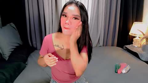 Snapshot of crytastal_lust1212 chatting on November 2025 09:09:02 AM bea takashi online show from November 2025 09:09:02 AM