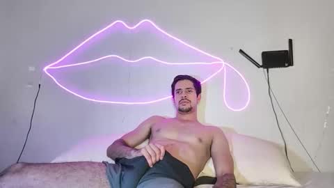 Snapshot of cshundderlick chatting on February 2026 05:08:02 AM cshunderlick online show from February 2026 05:08:02 AM