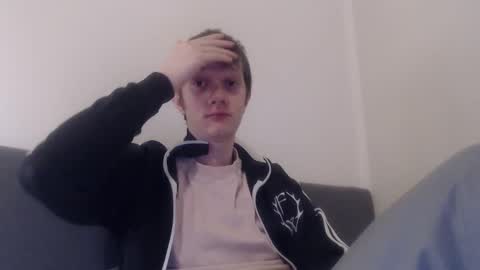 Snapshot of cube93 chatting on February 2025 10:42:01 PM cube93 online show from February 2025 10:42:01 PM