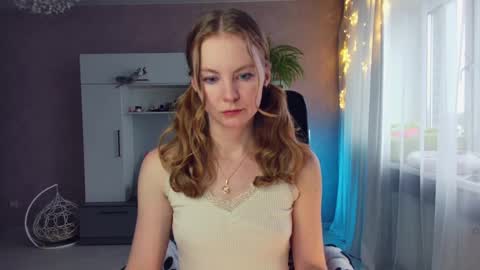 Alexia online show from March 2025 02:00:01 PM