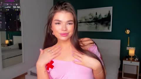 Silvia online show from November 2025 07:28:01 AM