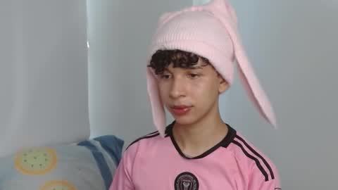 Cuddly online show from December 2024 07:34:02 PM