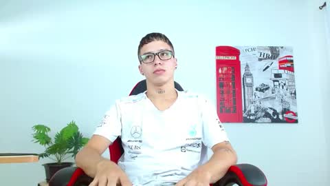 cumandres online show from September 2025 01:55:01 PM