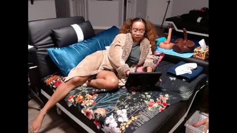 Snapshot of cumplzqueen chatting on April 2026 02:49:02 AM Nia Reese online show from April 2026 02:49:02 AM