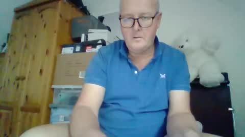 Snapshot of curiousax77 chatting on November 2025 01:00:02 PM curiousax77 online show from November 2025 01:00:02 PM