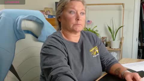 curious couple online show from January 2026 06:00:01 PM