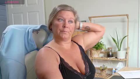 curious couple online show from February 2026 06:34:02 PM