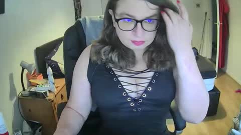 Snapshot of curleyshirley chatting on September 2025 02:27:02 PM Shirley online show from September 2025 02:27:02 PM