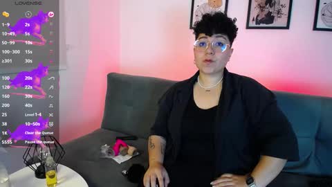 Bruna  online show from October 2025 11:48:02 PM