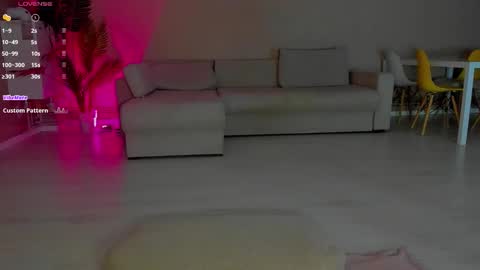 Snapshot of curlyanto chatting on November 2025 06:41:02 AM Antonia online show from November 2025 06:41:02 AM