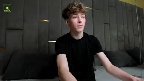 Snapshot of curlytwinkboy chatting on September 2025 08:35:02 PM KEVIN online show from September 2025 08:35:02 PM