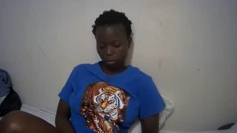 curved_nyash online show from September 2025 10:26:01 PM