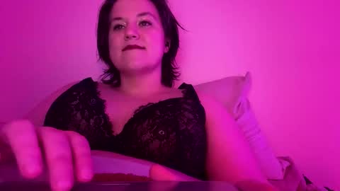 Snapshot of curvyflora chatting on February 2025 05:13:02 AM CurvyFlora online show from February 2025 05:13:02 AM