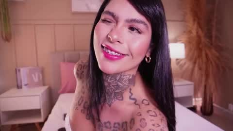 Snapshot of curvyliciouss chatting on May 2026 06:27:02 PM Samantha online show from May 2026 06:27:02 PM
