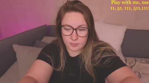 Snapshot of cute_darina chatting on November 2025 01:00:01 AM Everyday stream in the same time online show from November 2025 01:00:01 AM