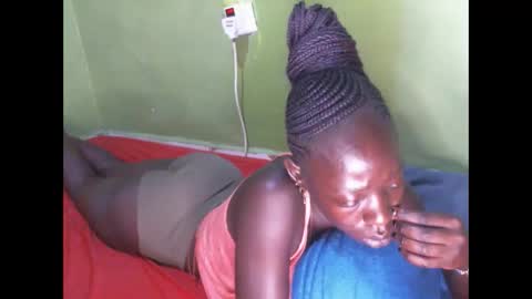 cute_doria online show from October 2025 03:18:02 AM