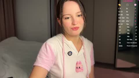 Snapshot of cute_emiliya chatting on July 2026 12:23:01 PM Emily online show from July 2026 12:23:01 PM
