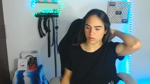 Cute horny1 online show from February 2025 05:53:01 AM