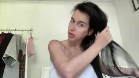 cute_kriss94 online show from May 2026 12:57:01 PM