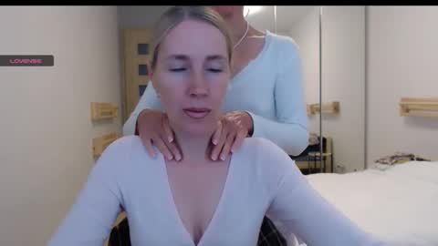 cute_lion_ online show from October 2025 02:28:02 PM