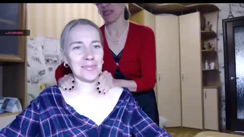 cute_lion_ online show from October 2025 11:23:02 AM