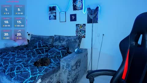 Emily online show from October 2025 06:06:01 PM