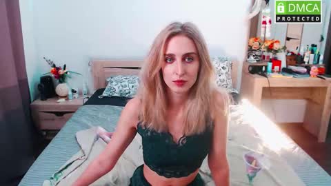 Snapshot of cute_milana chatting on September 2025 09:42:02 AM Milana online show from September 2025 09:42:02 AM