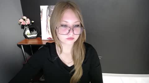 Veronica online show from October 2025 07:07:02 AM