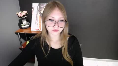 Veronica online show from November 2025 07:44:02 AM