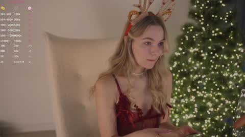 Snapshot of cute_pie_an chatting on December 2024 08:37:01 PM AN online show from December 2024 08:37:01 PM