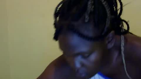 Snapshot of cute_roxie chatting on December 2024 06:59:01 PM cute_roxie online show from December 2024 06:59:01 PM