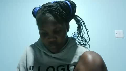 Snapshot of cute_roxie chatting on February 2025 10:26:02 PM cute_roxie online show from February 2025 10:26:02 PM