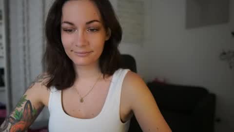 Katarina online show from November 2025 07:13:02 PM