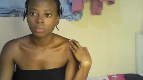 cute_sonny online show from October 2025 06:08:02 PM