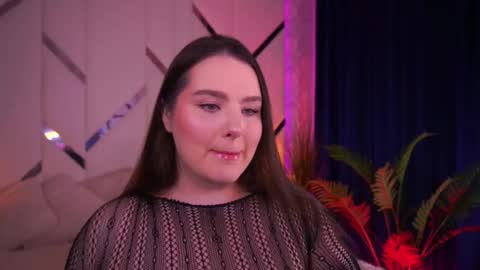 Amber online show from October 2025 12:33:01 AM