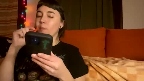 Snapshot of cuteballoons chatting on January 2025 12:59:01 AM CuteBalloons online show from January 2025 12:59:01 AM