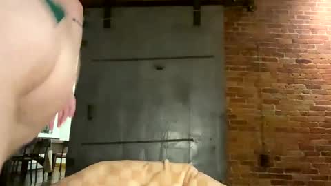 Snapshot of cuteballoons chatting on February 2025 12:19:02 AM CuteBalloons online show from February 2025 12:19:02 AM