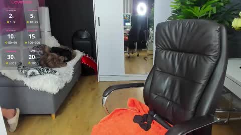 Lexy online show from November 2025 06:18:01 PM