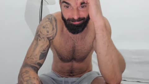 cuteeboy online show from February 2025 07:48:02 PM