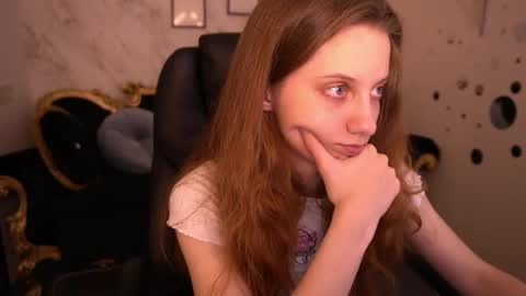 Snapshot of cuteefoxy chatting on May 2026 12:35:01 PM Foxy online show from May 2026 12:35:01 PM