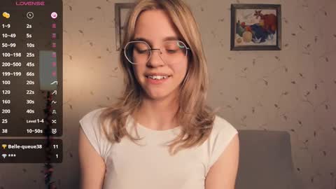 Melisa online show from November 2025 08:30:01 PM