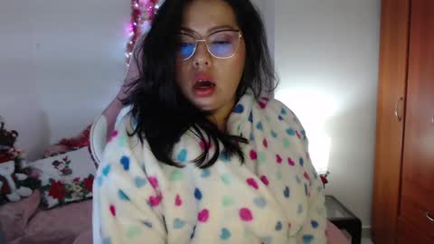 Snapshot of cutejess45 chatting on December 2024 08:26:01 AM tell me jess   online show from December 2024 08:26:01 AM