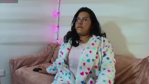 Snapshot of cutejess45 chatting on January 2025 05:51:02 AM tell me jess   online show from January 2025 05:51:02 AM