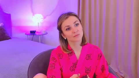 cutemirage online show from December 2025 02:44:01 PM