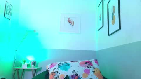 cutepetitee online show from November 2025 08:35:02 PM