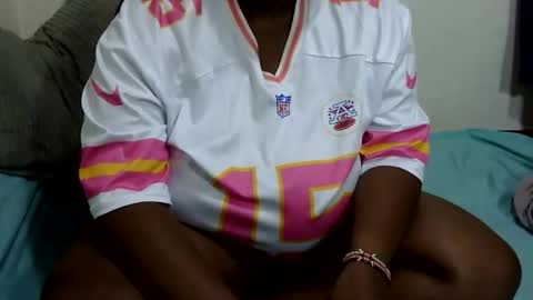 cutermilly online show from October 2025 03:18:01 PM